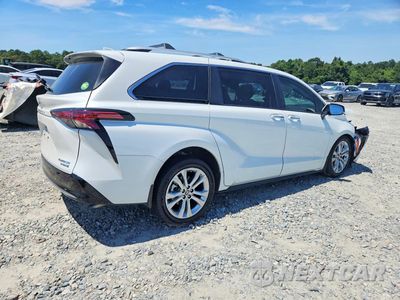 Trzecie zdjęcie samochodu z tyłu: 2023 TOYOTA SIENNA PLATINUM 7-PASSENGER VIN:5TDERKEC0PS146660 - miniatura
