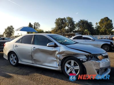 Czwarte zdjęcie samochodu z boku: 2013 TOYOTA CAMRY SE VIN:4T1BF1FKXDU280977 - miniatura