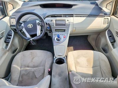 Zdjęcie 8 z 12 samochodu: 2013 TOYOTA PRIUS TWO VIN:JTDKN3DU9D5611534 - miniatura
