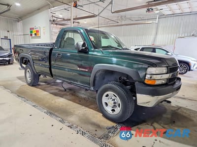 Czwarte zdjęcie samochodu z boku: 2001 CHEVROLET SILVERADO K2500 HEAVY DUTY VIN:1GCHK24G41E252340 - miniatura