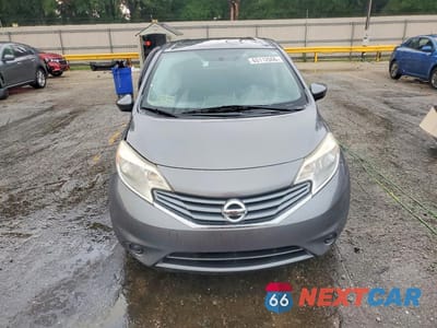 Piąte zdjęcie samochodu w środku: 2016 NISSAN VERSA NOTE SV VIN:3N1CE2CP5GL368161 - miniatura