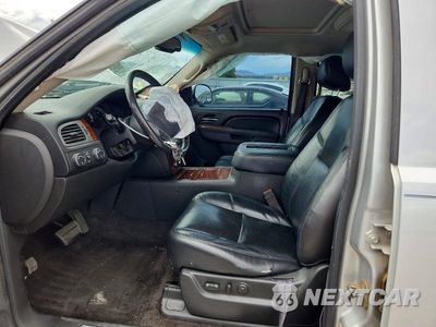 Zdjęcie 7 z 13 samochodu: 2012 CHEVROLET SUBURBAN K1500 LTZ VIN:1GNSKKE70CR137192 - miniatura