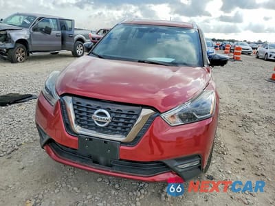 Piąte zdjęcie samochodu w środku: 2020 NISSAN KICKS SR VIN:3N1CP5DV3LL536348 - miniatura