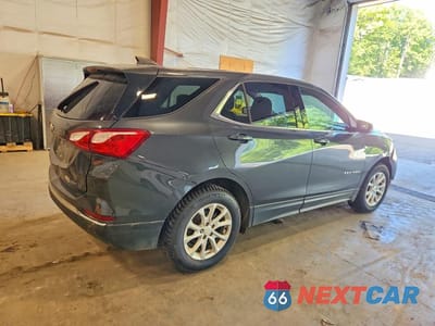 Trzecie zdjęcie samochodu z tyłu: 2019 CHEVROLET EQUINOX LT VIN:2GNAXUEV4K6162002 - miniatura