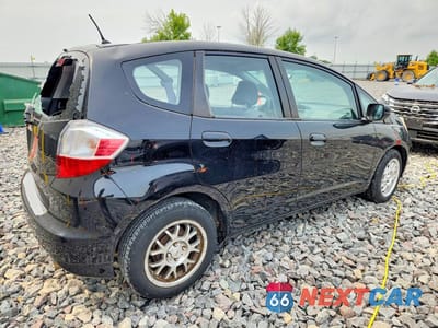 Trzecie zdjęcie samochodu z tyłu: 2010 HONDA FIT VIN:JHMGE8H22AS000137 - miniatura