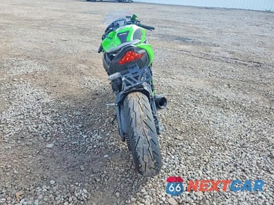 Czwarte zdjęcie samochodu z boku: 2026 KAWASAKI ZX636 K VIN:JKBZXJK11TA015156 - miniatura