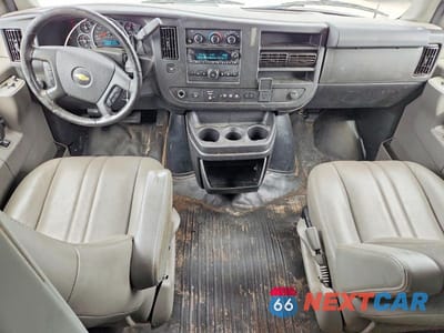 Zdjęcie 8 z 13 samochodu: 2020 CHEVROLET EXPRESS G2500 VIN:1GCWGAFP7L1276738 - miniatura
