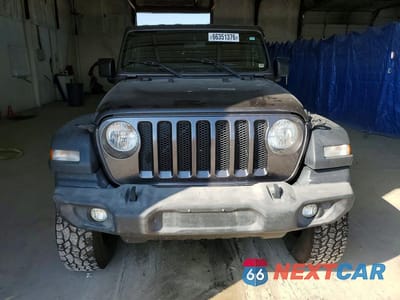 Piąte zdjęcie samochodu w środku: 2018 JEEP WRANGLER UNLIMITED SPORT VIN:1C4HJXDG2JW154336 - miniatura