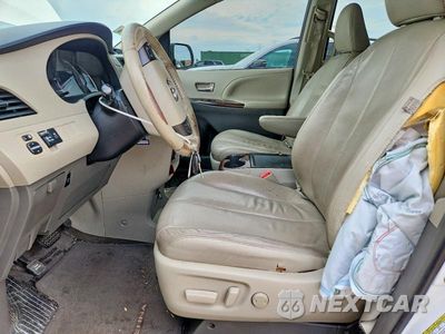 Zdjęcie 7 z 13 samochodu: 2014 TOYOTA SIENNA XLE 8-PASSENGER VIN:5TDYK3DC1ES452160 - miniatura