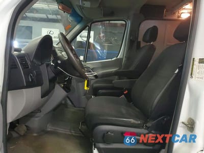 Zdjęcie 7 z 13 samochodu: 2014 MERCEDES-BENZ SPRINTER 2500 VIN:WD3PE7CC2E5826075 - miniatura
