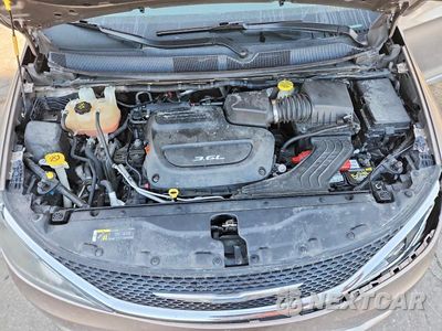 Zdjęcie 12 z 13 samochodu: 2018 CHRYSLER PACIFICA TOURING L VIN:2C4RC1BG5JR154094 - miniatura