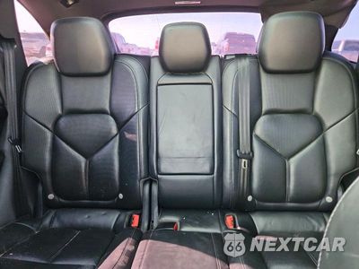 Zdjęcie 10 z 13 samochodu: 2016 PORSCHE CAYENNE VIN:WP1AA2A22GLA02336 - miniatura
