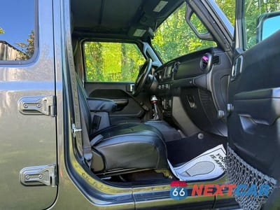 Piąte zdjęcie samochodu w środku: 2021 JEEP GLADIATOR SPORT VIN:1C6HJTAG5ML614907 - miniatura
