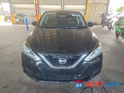 Piąte zdjęcie samochodu w środku: 2018 NISSAN SENTRA SV VIN:3N1AB7AP5JY221560 - miniatura