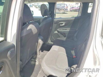 Zdjęcie 11 z 13 samochodu: 2023 JEEP RENEGADE LATITUDE VIN:ZACNJDB12PPP56169 - miniatura