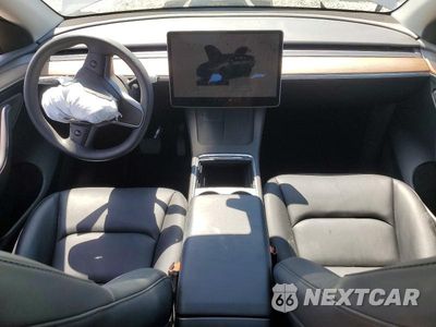Zdjęcie 8 z 13 samochodu: 2025 TESLA MODEL Y VIN:7SAYGDED1SF311932 - miniatura