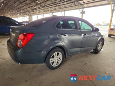 Trzecie zdjęcie samochodu z tyłu: 2015 CHEVROLET SONIC LT VIN:1G1JC5SH5F4101041 - miniatura