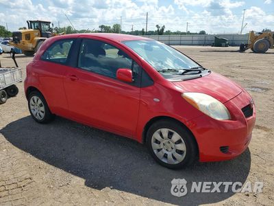 Czwarte zdjęcie samochodu z boku: 2008 TOYOTA YARIS BASE VIN:JTDJT903385145445 - miniatura