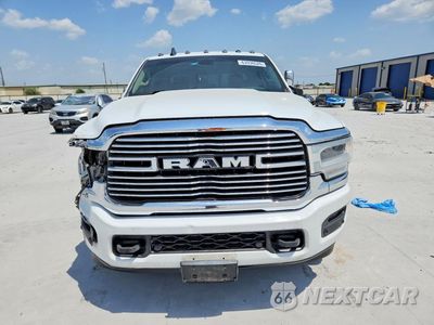 Piąte zdjęcie samochodu w środku: 2022 RAM 3500 LARAMIE VIN:3C63RRJL0NG260795 - miniatura