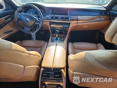 Zdjęcie 8 z 12 samochodu: 2014 BMW 750 LI VIN:WBAYE8C55ED135188 - miniatura
