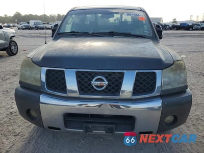 Piąte zdjęcie samochodu w środku: 2005 NISSAN TITAN XE VIN:1N6BA07A85N564376 - miniatura