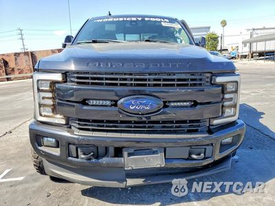 Piąte zdjęcie samochodu w środku: 2019 FORD F350 SUPER DUTY VIN:1FT8W3BT0KEF49598 - miniatura