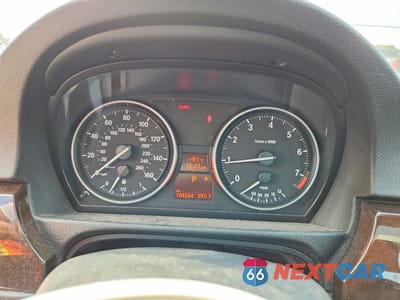Zdjęcie 9 z 12 samochodu: 2010 BMW 328 XI SULEV VIN:WBAPK5C55AA652781 - miniatura