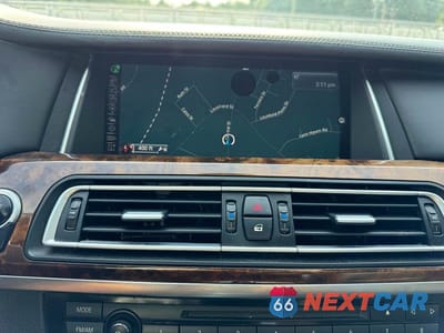 Zdjęcie 11 z 13 samochodu: 2015 BMW 750 XI VIN:WBAYB6C52FD965738 - miniatura