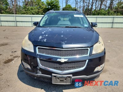 Piąte zdjęcie samochodu w środku: 2010 CHEVROLET TRAVERSE LT VIN:1GNLVGED4AS145347 - miniatura