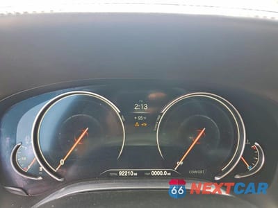 Zdjęcie 9 z 12 samochodu: 2016 BMW 740 I VIN:WBA7E2C57GG547414 - miniatura