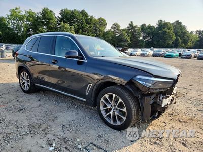 Czwarte zdjęcie samochodu z boku: 2021 BMW X5 XDRIVE40I VIN:5UXCR6C04M9E43336 - miniatura