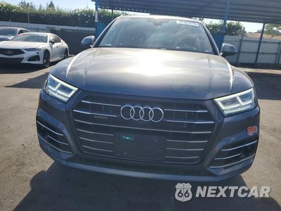 Piąte zdjęcie samochodu w środku: 2020 AUDI Q5 E PRESTIGE VIN:WA1F2AFY4L2055500 - miniatura