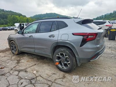Drugie zdjęcie samochodu z przodu: 2026 CHEVROLET TRAX 1LT VIN:KL77LHEP8TC082523 - miniatura