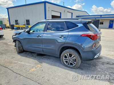 Drugie zdjęcie samochodu z przodu: 2023 KIA SELTOS S VIN:KNDEU2AA3P7398609 - miniatura