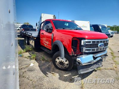 Czwarte zdjęcie samochodu z boku: 2023 FORD F550 SUPER DUTY VIN:1FDUF5HN8PED21693 - miniatura