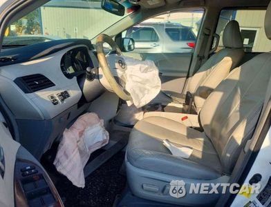Zdjęcie 7 z 13 samochodu: 2011 TOYOTA SIENNA XLE 7-PASSENGER VIN:5TDDK3DC4BS027249 - miniatura
