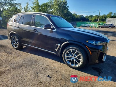Czwarte zdjęcie samochodu z boku: 2026 BMW X5 XDRIVE40I VIN:5UX23EU0XT9384861 - miniatura