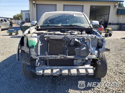 Piąte zdjęcie samochodu w środku: 2017 TOYOTA TACOMA TRD SPORT VIN:3TMCZ5AN5HM051514 - miniatura