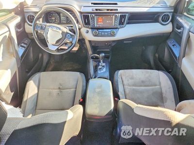 Zdjęcie 8 z 13 samochodu: 2018 TOYOTA RAV4 XLE VIN:JTMRFREV6JJ204750 - miniatura