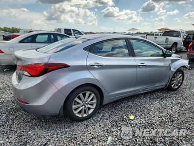 Trzecie zdjęcie samochodu z tyłu: 2016 HYUNDAI ELANTRA SE VIN:5NPDH4AE5GH665713 - miniatura