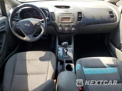 Zdjęcie 8 z 12 samochodu: 2017 KIA FORTE LX VIN:3KPFK4A7XHE024185 - miniatura