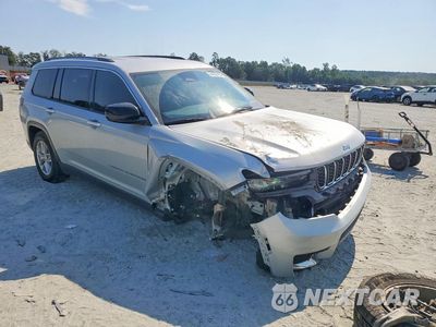 Czwarte zdjęcie samochodu z boku: 2023 JEEP GRAND CHEROKEE L LAREDO VIN:1C4RJJAG7P8818102 - miniatura