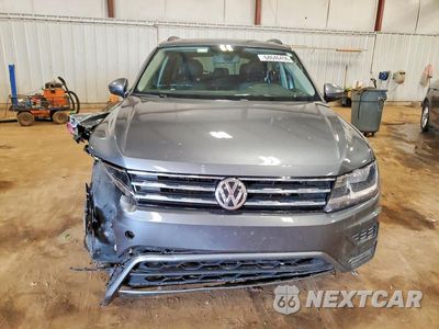 Piąte zdjęcie samochodu w środku: 2018 VOLKSWAGEN TIGUAN SE VIN:3VV2B7AX2JM197681 - miniatura