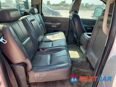 Zdjęcie 10 z 13 samochodu: 2008 CHEVROLET SILVERADO C2500 HEAVY DUTY VIN:1GCHC23K58F139407 - miniatura