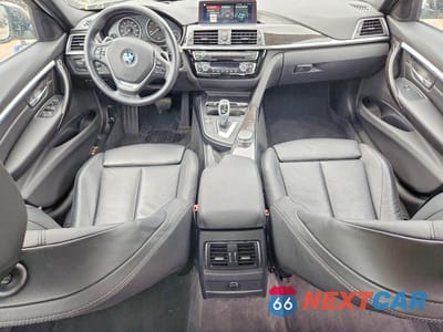 Zdjęcie 8 z 12 samochodu: 2018 BMW 330 XI VIN:WBA8D9C52JEB35472 - miniatura