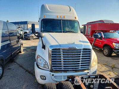 Piąte zdjęcie samochodu w środku: 2012 FREIGHTLINER CASCADIA SEMI TRUCK VIN:1FUJGLBG7CLBR7775 - miniatura