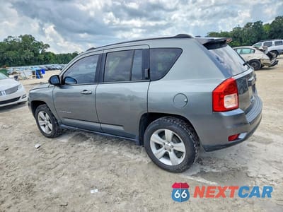Drugie zdjęcie samochodu z przodu: 2013 JEEP COMPASS LATITUDE VIN:1C4NJCEB3DD196982 - miniatura