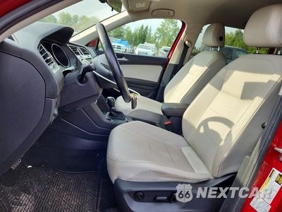 Zdjęcie 7 z 12 samochodu: 2018 VOLKSWAGEN TIGUAN SE VIN:3VV2B7AX0JM205633 - miniatura