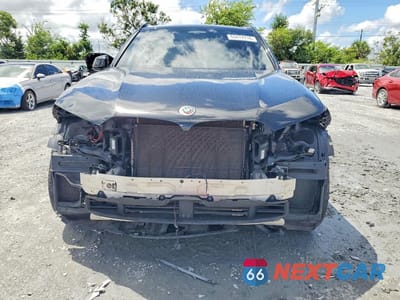 Piąte zdjęcie samochodu w środku: 2022 BMW X5 M50I VIN:5UXJU4C00N9N04741 - miniatura