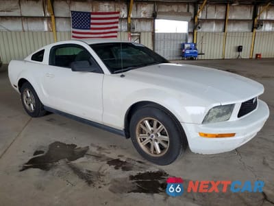 Czwarte zdjęcie samochodu z boku: 2007 FORD MUSTANG VIN:1ZVFT80N375274072 - miniatura